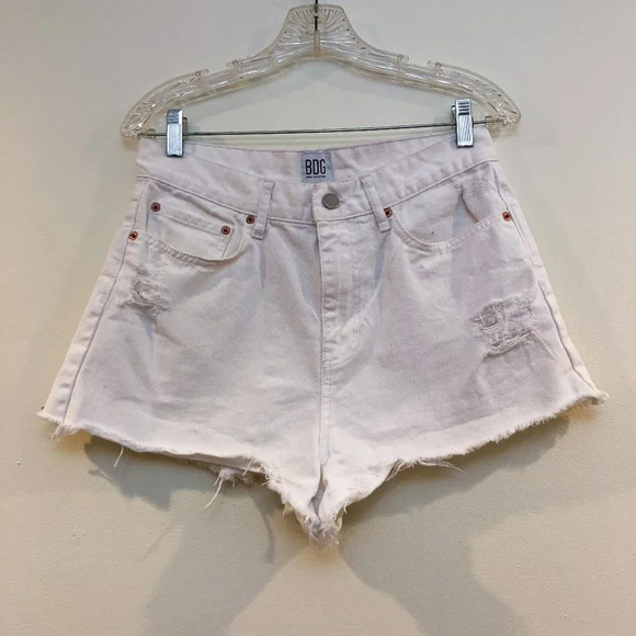 UO BDG Girlfriend High Rise White Denim Shorts 30 - Picture 1 of 5